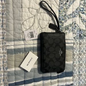 Coach wristlet wallet